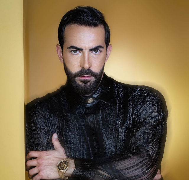 كارلوس عازار